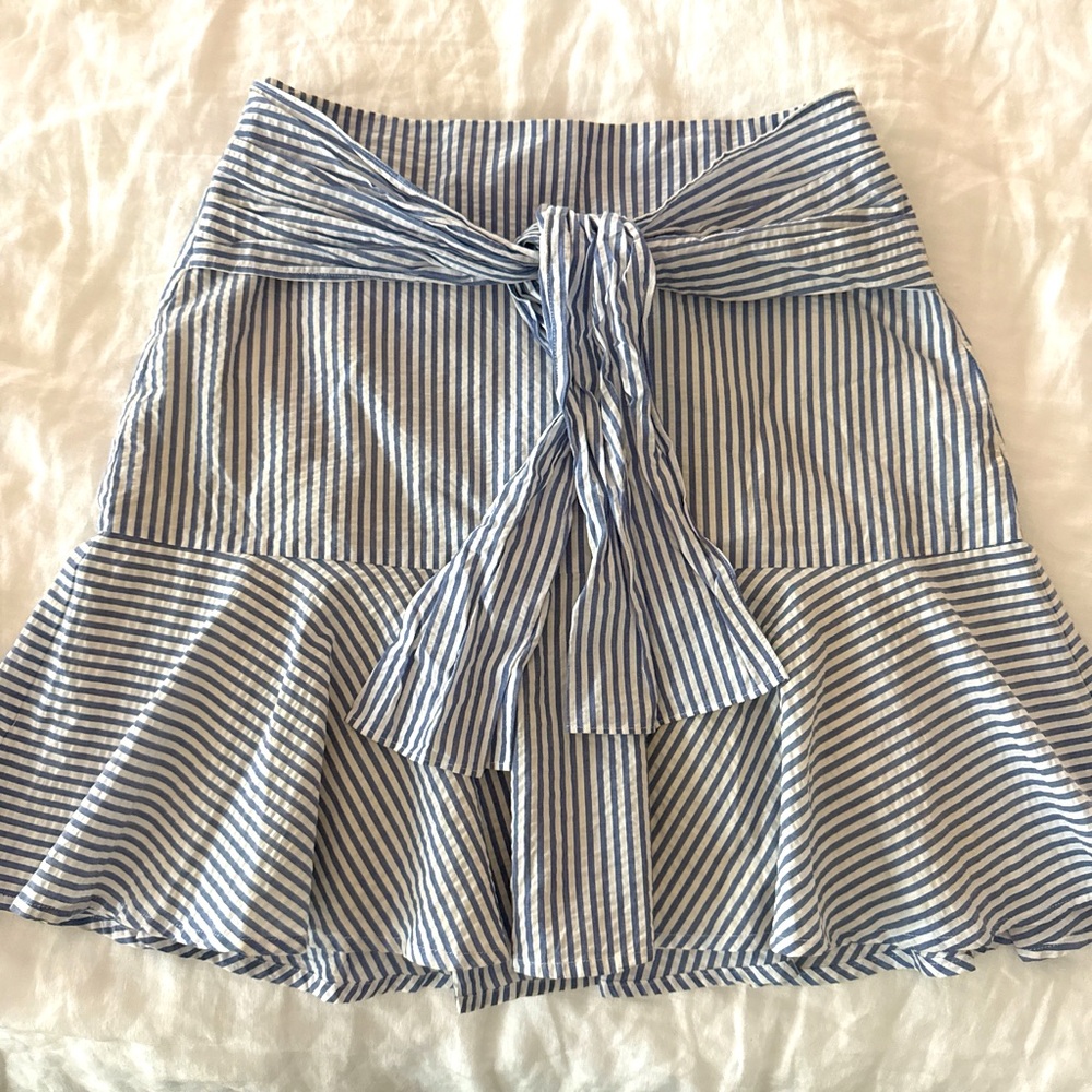 Club Monaco size 4 seersucker striped skirt